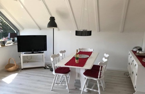 Dangast Apartamento | Quiet location, 10 minutes walk to the beach, large outdoor pool