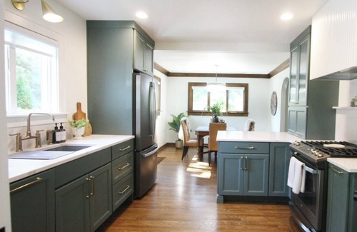 Westside Connection Casa | Luxe & Serene Gem: 3BR + Yard ~ Walkable GR Stay!