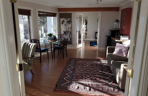 West Kelowna Estates Apartamento | Quiet location with stunning view, close to downtown, wineries, beaches