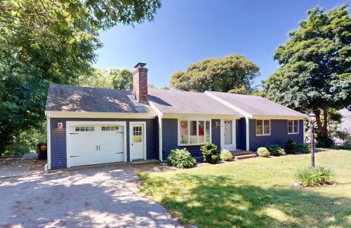 Harwich Casa | Quiet Long Pond Getaway