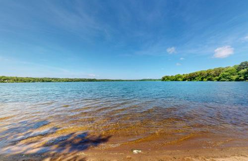 Harwich Casa | Quiet Long Pond Getaway
