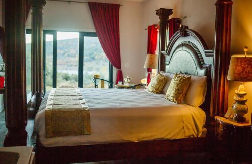 Julian Hotel | Quiet Mind Mountain Lodge, Retreat & Spa