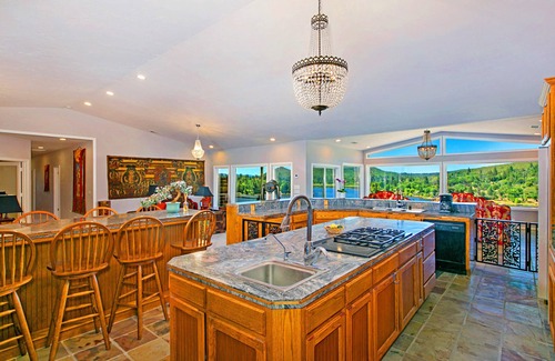 Julian Cabina | Quiet Mind Mountain Lodge, Retreat and Spa