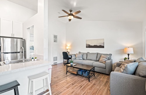 Northeast Reno Condominio | Quiet Modern Condo by UNR & 3 min to Dowtown