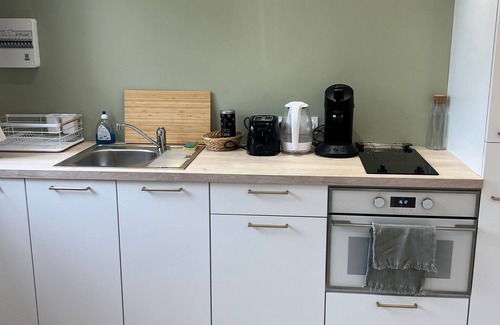 Le Locheur Apartamento | Quiet modern studio, massage shower, free parking & wifi, 15 min from Caen