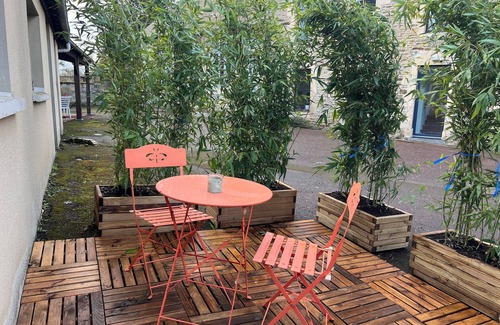 Le Locheur Apartamento | Quiet modern studio, massage shower, free parking & wifi, 15 min from Caen