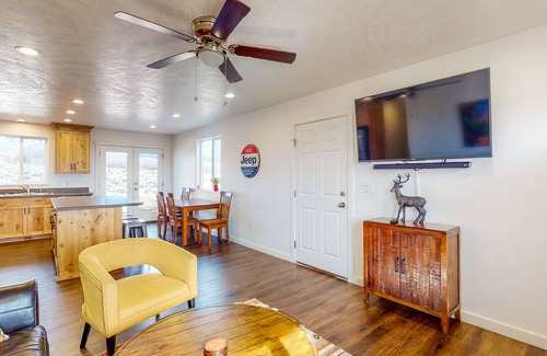La Sal Casa | Quiet, mountain-view home near Moab & outdoor adventures