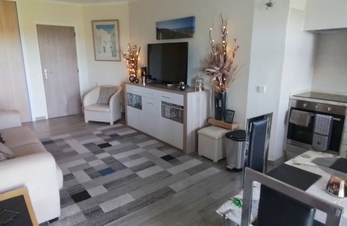 Montes de Alvor Apartamento | Vistas de montaña tranquilas pero cerca de todos los servicios locales de tiendas y restaurantes