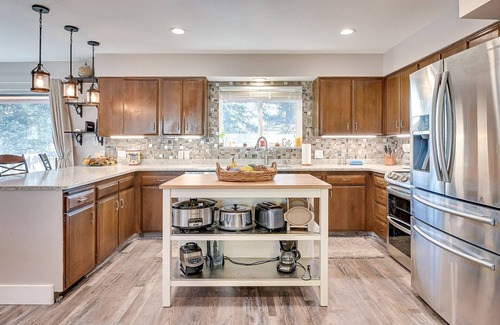 Mountain Green Casa | Quiet Mountainside home with amazing views just 15 minutes from skiing and town!