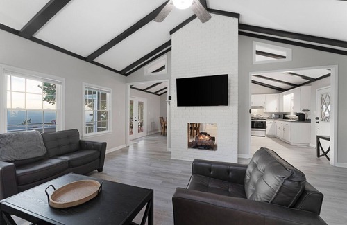 Morganton Casa | Quiet Mountaintop Vista w/ Hot tub and Fire pit