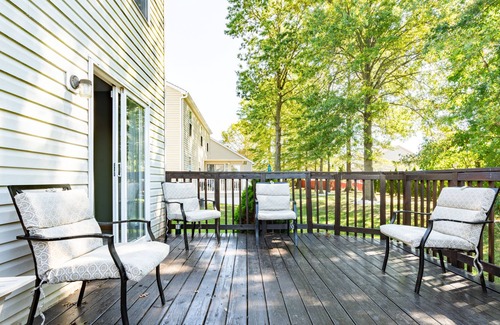 Northeast Columbus Casa | Quiet neighborhood, 10min to airport, 5min to Easton mall. Nonsmokers only