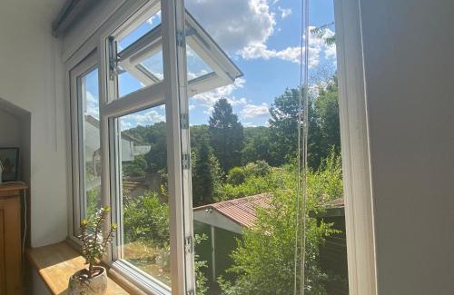 New Forest District Casa | Quiet New Forest attic room den