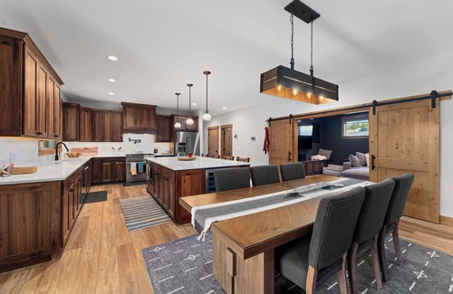 Pateros Casa | Quiet New Home on Methow River secluded! Near Golf, Trails and Winery’s