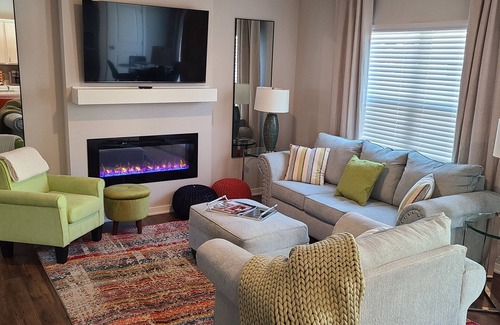 Ankeny Casa | Quiet newer townhome