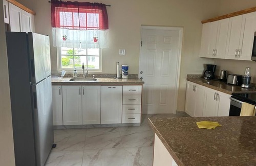 Enterprise Apartamento | Quiet Newly Built Apartment Near the Beach