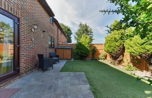 Carshalton Central Casa | Quiet newly furnished garden house in the heart of Carshalton, South London!