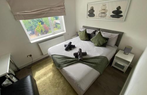 Totteridge Apartamento | Quiet North London - 2 x Double Bedrooms - Close to Station and 20mins Central London