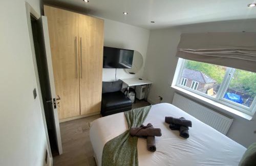 Totteridge Apartamento | Quiet North London - 2 x Double Bedrooms - Close to Station and 20mins Central London