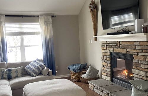 Fort Wayne Condominio | Quiet north side getaway