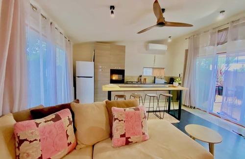 Kalbarri Casa | Quiet Oasis, Walk to the Beach and cafes. Stylish and Modern