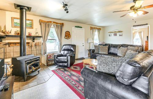 Pagosa Springs Casa | Quiet Pagosa Springs Cabin Lake and Mountain Views!
