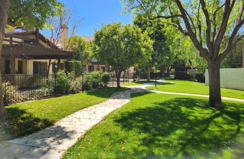 Greenacres Casa | Quiet Paradise in SW Bakersfield - Extended Stay