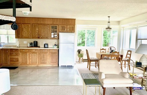 Westbrook Casa | Quiet, Peaceful Getaway by a Private Beach