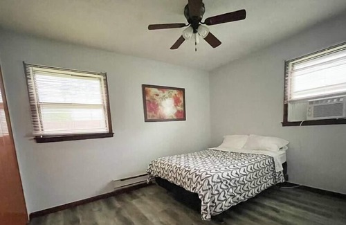 Franklin Casa | Quiet, Peaceful Home in Franklin, Sleeps 6!