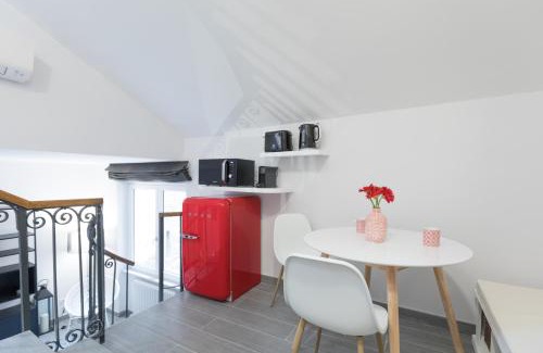Rione XIV Borgo Apartamento | Quiet pied a terre with terrace in Borgo Pio