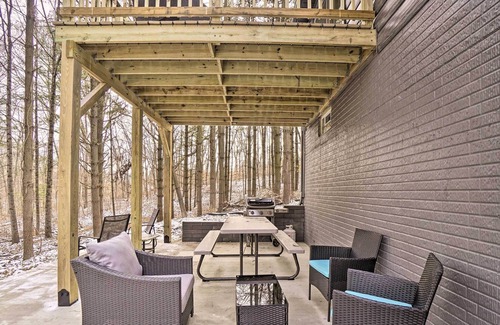Logan Cabaña | Quiet Pines Cabin Hocking Hills w/ Hot Tub & Pond