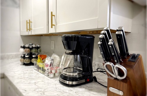 Utica Casa | Quiet place to relax / Ultra Fast FREE Wi-Fi 3. Min Downtown Utica New Hospital