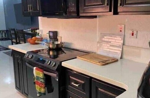 Molynes Gardens Condominio | Quiet , pool, gated,security