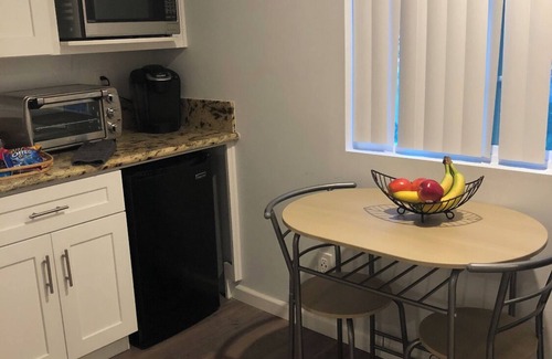 Lincoln Acres Cabaña | Quiet, private getaway in a nice neighborhood