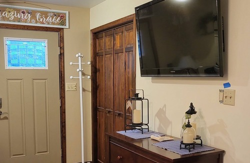 Green Creek Apartamento | Quiet private studio suite 10 min to Cape May and Wildwood.