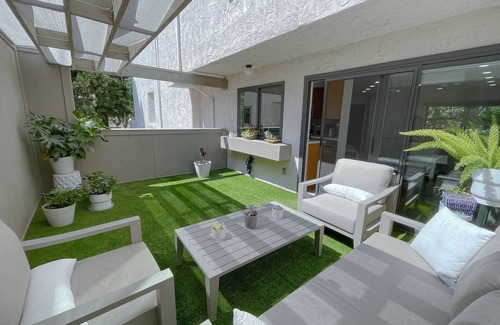 University City Casa | Quiet, Private & Sunny Townhome! Prime San Diego Location