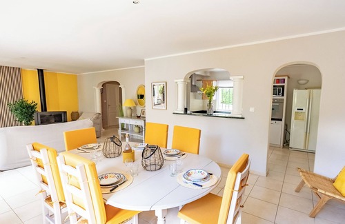 Saint-Paul-en-Foret Villa | VILLA SILENCIOSA CON AIRE ACONDICIONADO CON PISCINA PRIVADA