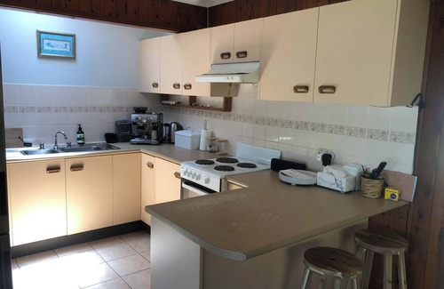 Swanhaven Casa | Quiet relaxing home close to beach, lake at your doorstep.