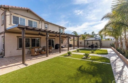 San Jacinto Casa | Quiet resort style backyard perfect for entertainment