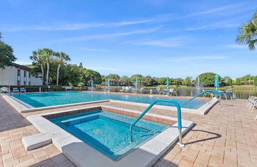 Palm Harbor Condominio | Quiet Retreat | Age 55+ | 2 BD 2 BA Condo