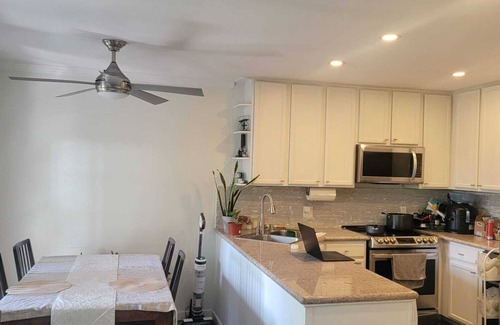 El Cajon Condominio | Quiet room available in a 2-bedroom condo