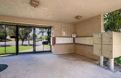 El Cajon Condominio | Quiet room available in a 2-bedroom condo