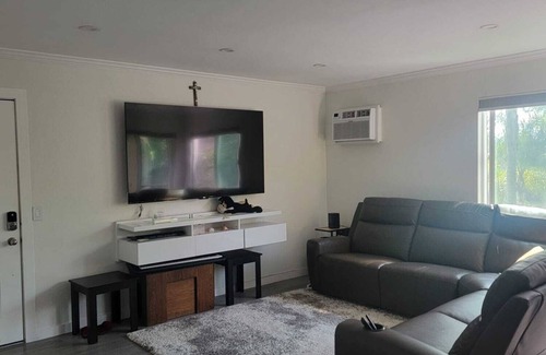 El Cajon Condominio | Quiet room available in a 2-bedroom condo