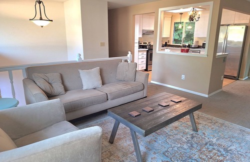 North Creek Casa | Quiet room with a private bathroom in a safe neighborhood.