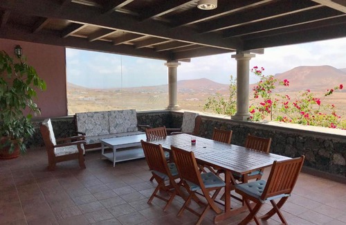 Tetir Casa | Quiet Rural House Ten Minutes From The Beach
