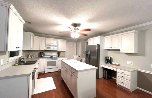 Pinehurst Casa | Quiet Sanctuary awaits you! 3 Bed 2.5 Bath, Private Pool and Dog Friendly Home!