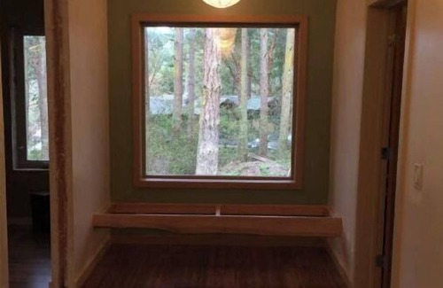Marrowstone Casa | quiet sanctuary in woods, home w gourmet kitchen 1minute from ocean