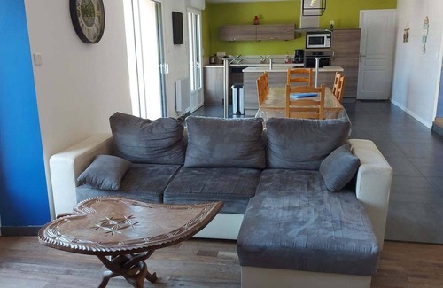 Annoville Casa | Quiet seaside house for 8 people.