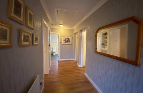 Thornton-Cleveleys Casa | Quiet secluded two bedroom bungalow with parking