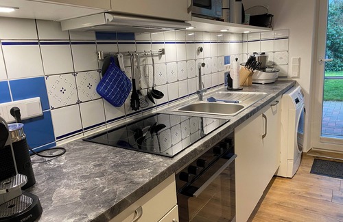 Osterhusum Casa | Quiet semi-detached house with garden and garage in Husum on the North Sea