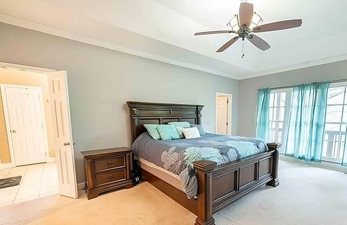 Walland Casa | Quiet Side Of The Smokey's (Upstairs unit)